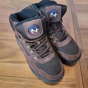 Nevados Kaibab Boys Hiking Boots Brown Lace Up Mid Top Size 3 NWT Without Box
